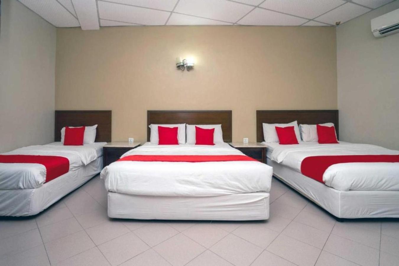 De Clinique Hotel Kampong Pasir Bogak Esterno foto