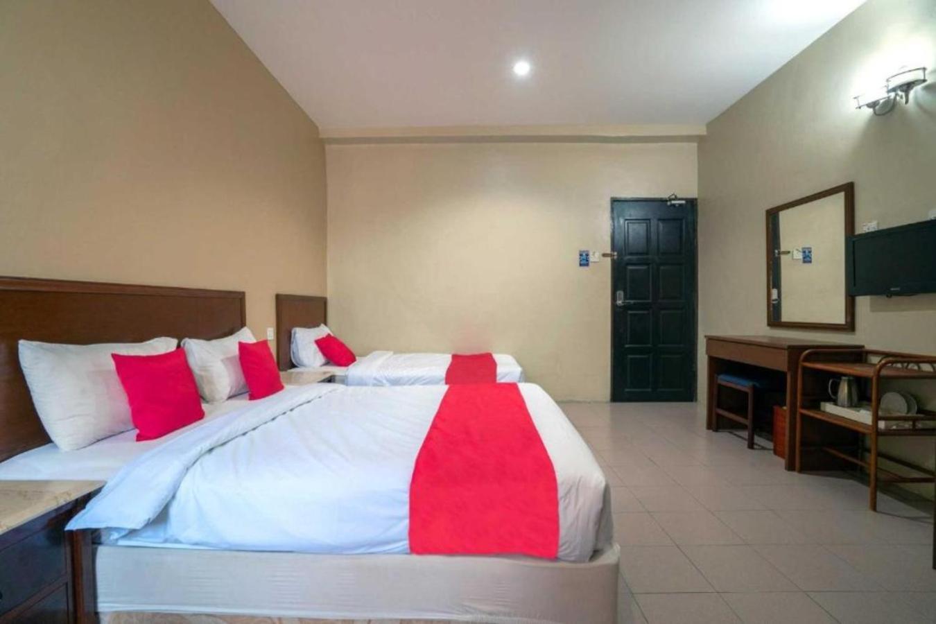 De Clinique Hotel Kampong Pasir Bogak Esterno foto